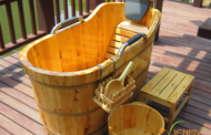 Bồn tắm gỗ tạo điểm nhấn cho dịch vụ spa